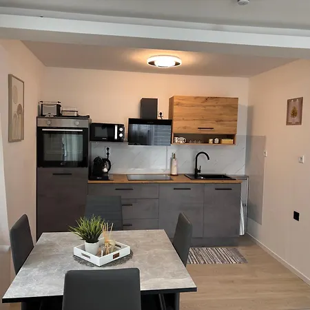 アパート Avens Mit Zwei Schlafzimmer