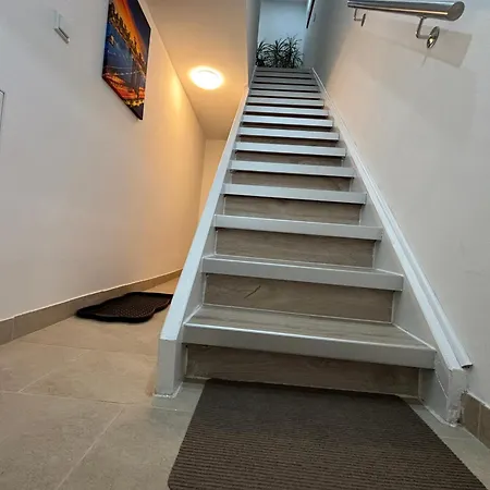 Avens Mit Zwei Schlafzimmer Apartamento *